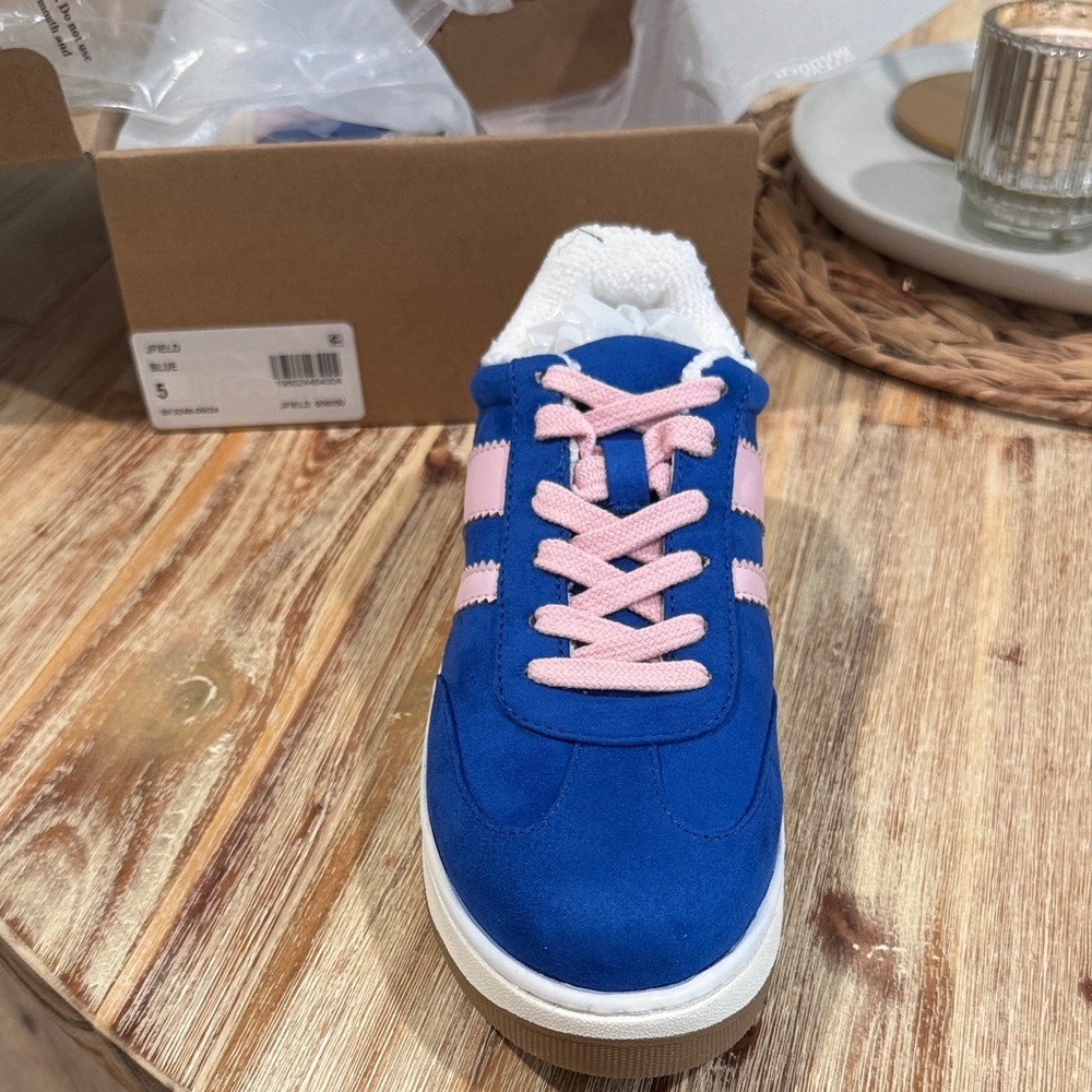 Steve Madden Blue & Pink Athletic Shoes nwt/box size 5 kids or a woman size 7 - Picture 4 of 8